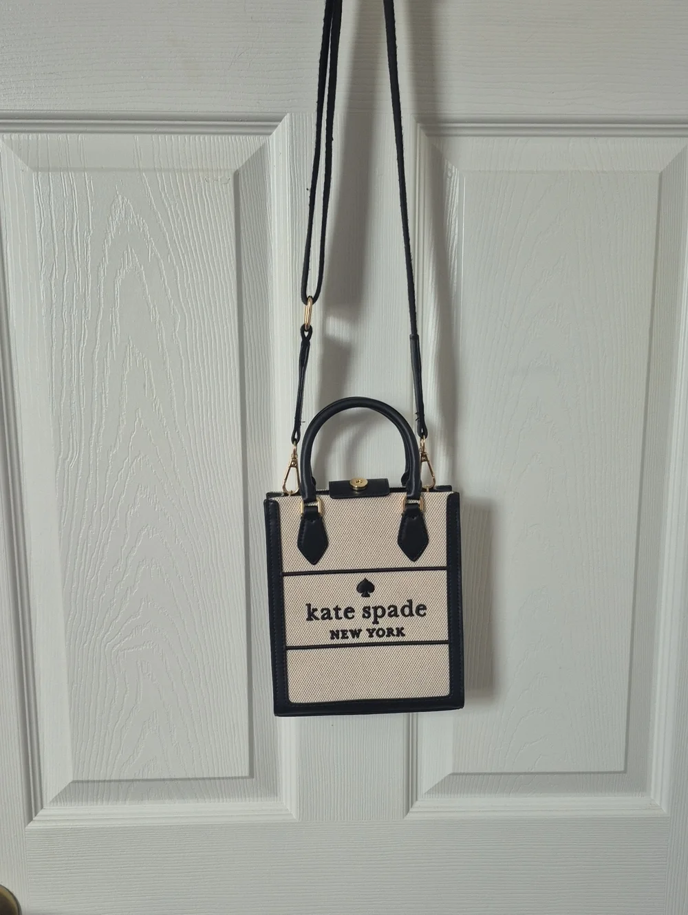 Nwt kate spade Black & Cream Mini Crossbody Tote